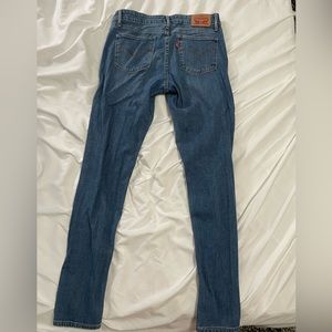 Levi 711 Jeans size 28